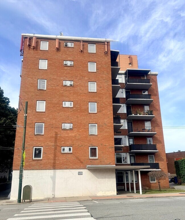 Building Photo - 125 Trapelo Rd