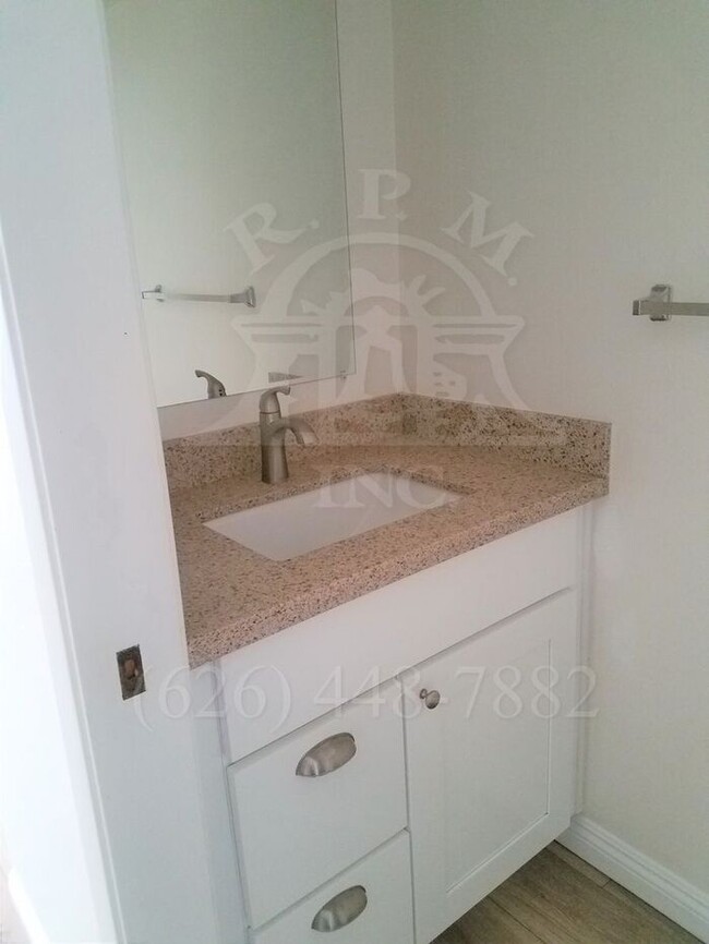 Foto del edificio - 8837 Glendon Way
