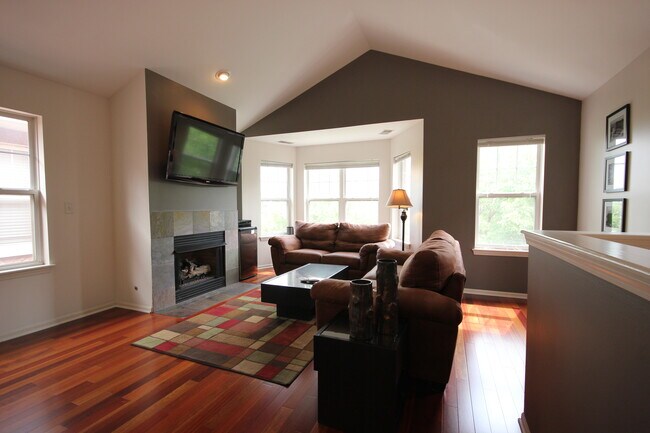Living Room - 1156 N Howe St