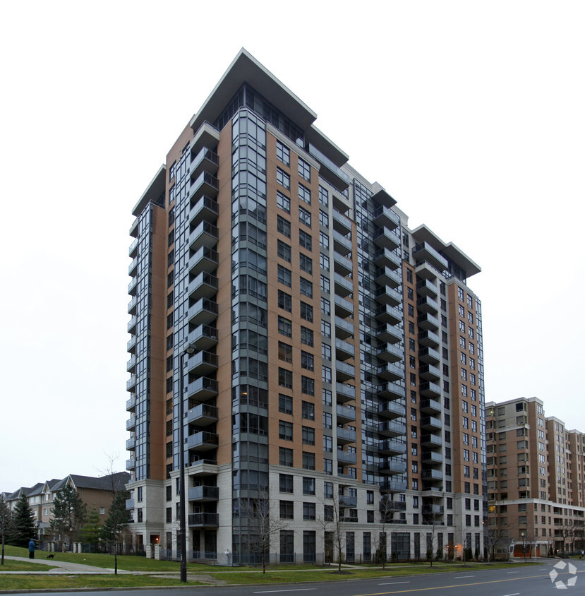 Photo du bâtiment - 880 Grandview Way