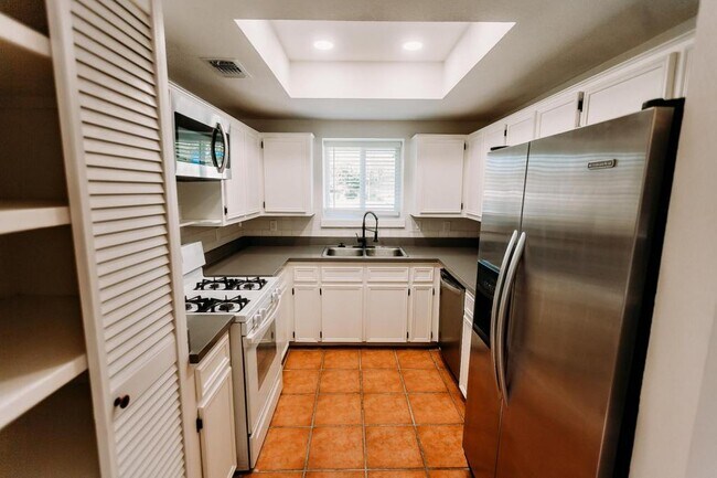 Building Photo - 1505 Windsong Trail