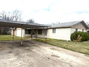 Building Photo - 106 Faye Dr