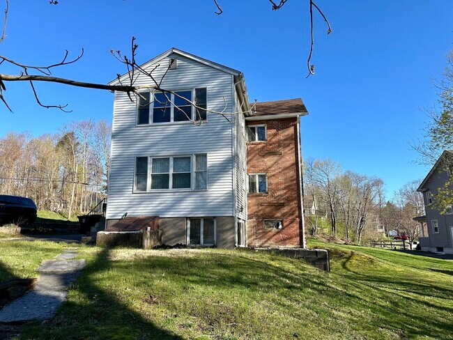 Foto del edificio - 146 Highland Ave