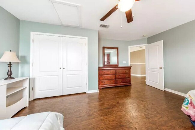 Building Photo - 414 Peoria Blvd