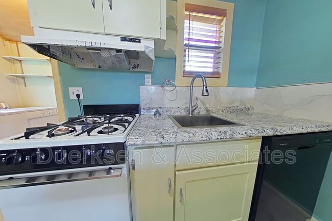 Foto del edificio - 4930 SW West Hills Rd