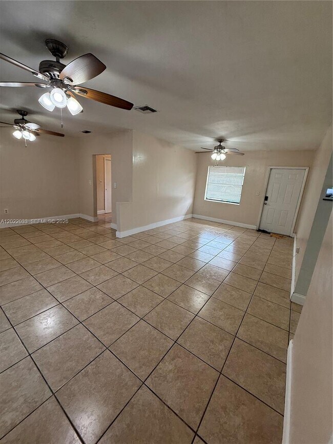 Foto del edificio - 17520 NW 40th Ave