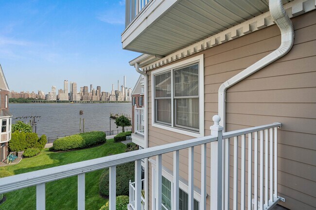 Foto del edificio - 449 Albany Ct