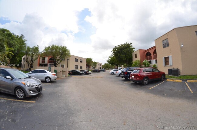 Foto del edificio - 10245 NW 9th St Cir