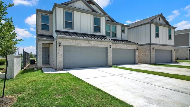 Foto del edificio - 2725 Woodall Drive Unit 2201