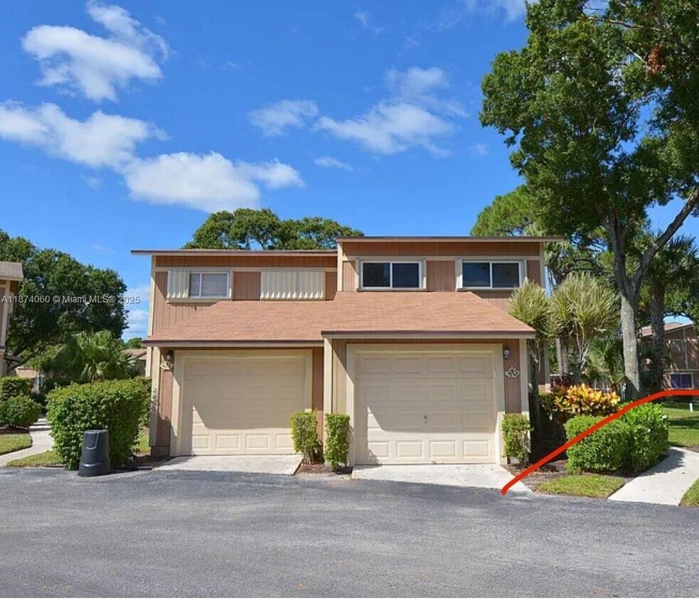 Foto principal - 381 Maplecrest Cir