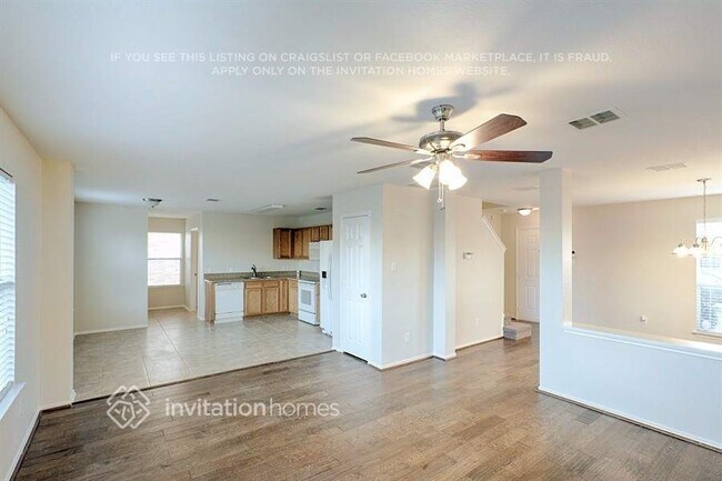 Building Photo - 2804 Mesa Valley Dr