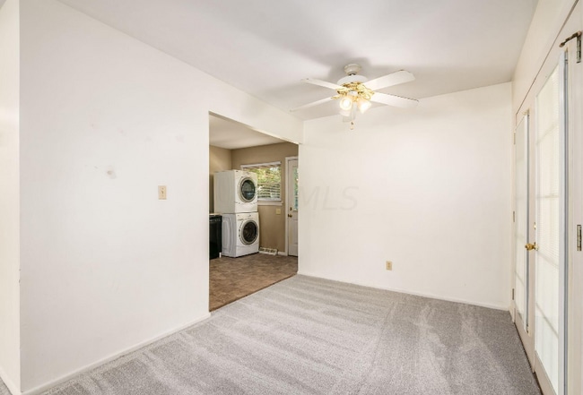 Building Photo - 740 Stinchcomb Dr