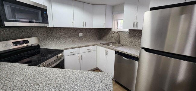 Building Photo - 8363 Lake Dr