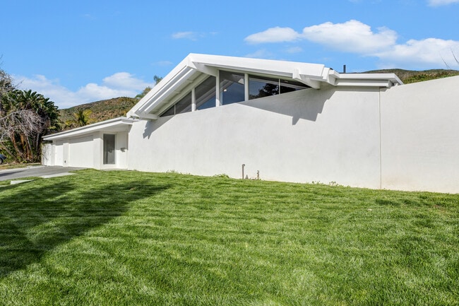 Mid Century Modern - 6234 Paseo Canyon Dr