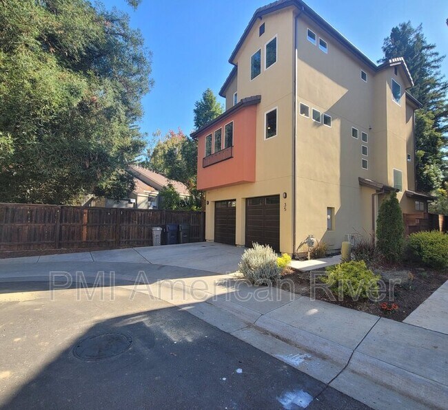 Building Photo - 35 Rio Viale Ct