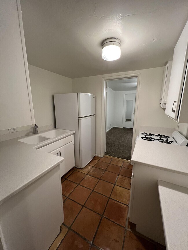Foto del edificio - 1023 E Meadowbrook Ave