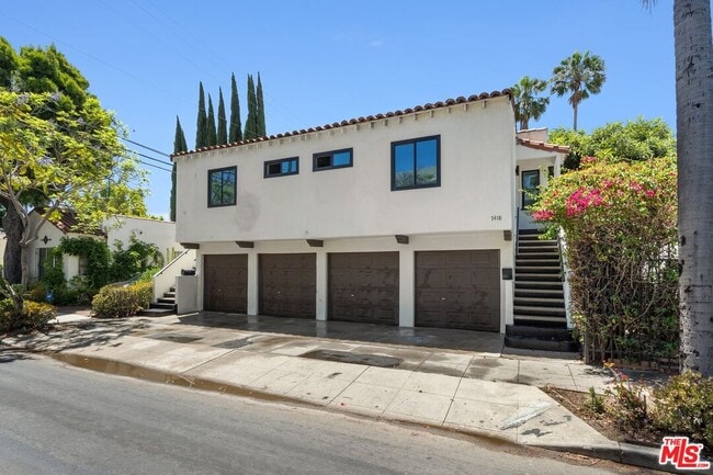 Building Photo - 7416 Romaine St