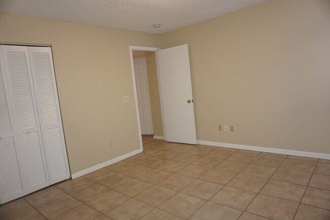 Foto del edificio - 3 bedroom townhouse near NAS Jax