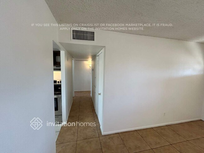 Foto del edificio - 3007 N 79th Dr