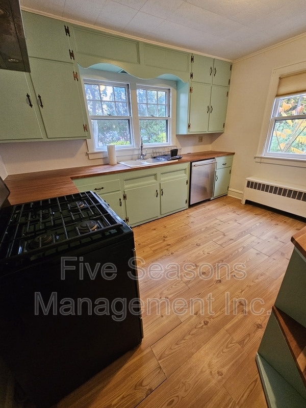 Photo - 65 Thibault Pkwy House