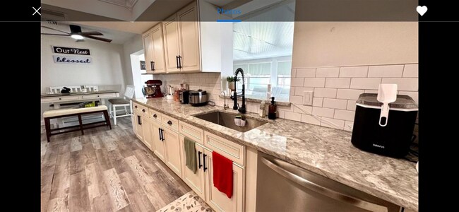 Foto del edificio - 232 SE Monroe Cir N