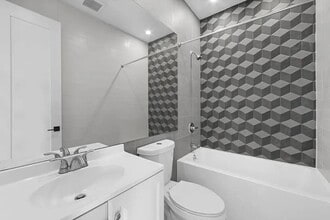 Building Photo - Nice room in a good neighborhood