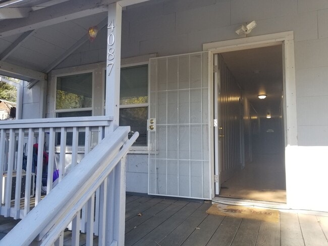 Building Photo - Studio Apartment in Shasta Lake