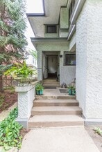 Building Photo - 202 Ridgeland Ave