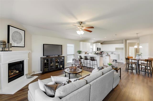 Foto del edificio - 801 Golden Bear Ln