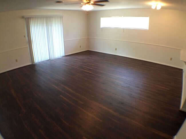 Foto del edificio - Charismatic 3 Bed 2 Bath Home!