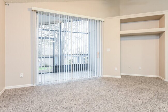 Foto del edificio - 1140 Stoneham Dr