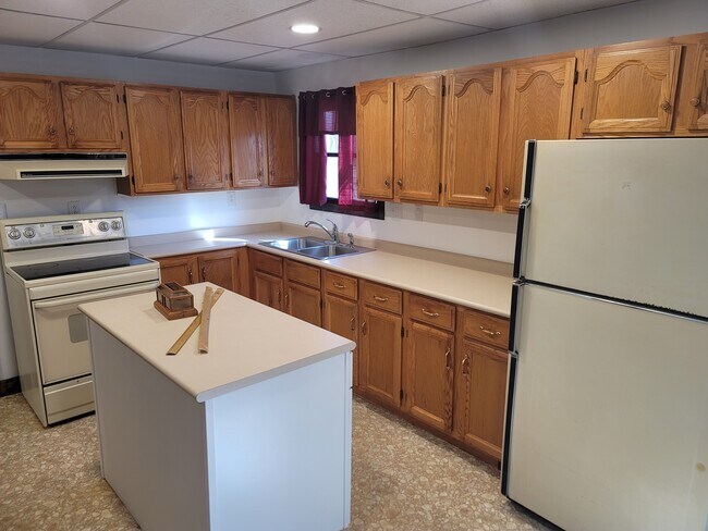 Building Photo - 110 Chapel Rd