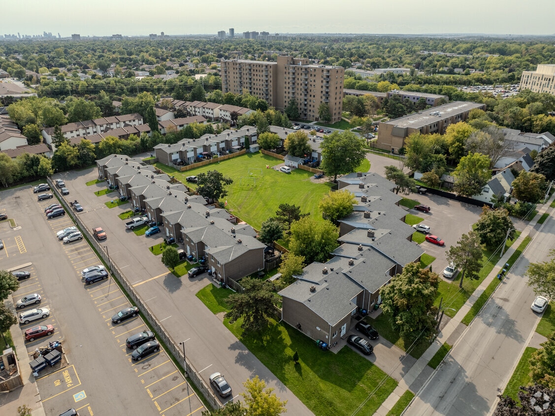 Aerial Photo - 8 Eastern Crt