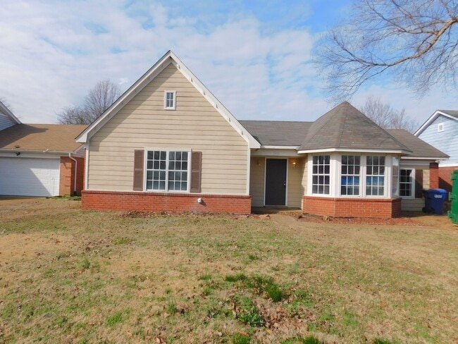 Building Photo - 5935 Kentwood Dr