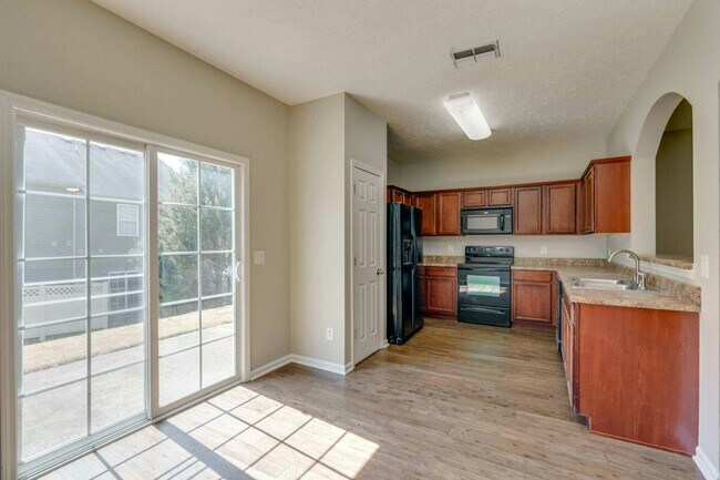 Building Photo - 1071 Ashmore Dr