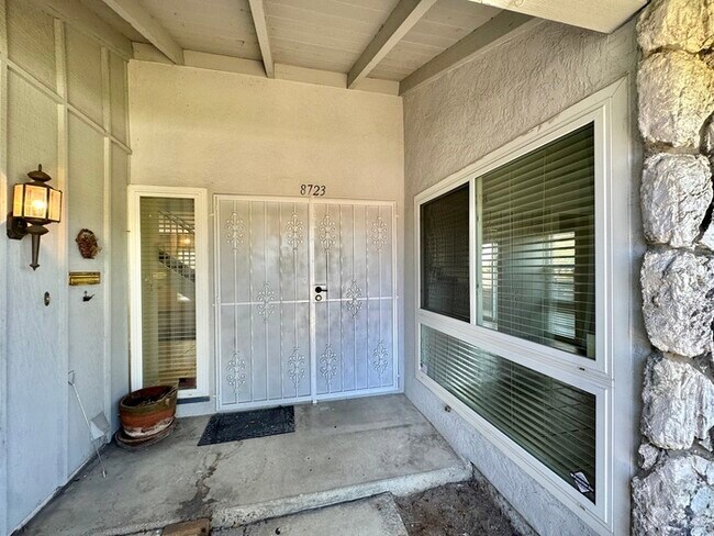 Foto del edificio - 4 Bedroom Home 3 Car Garage with Fenced Ya...