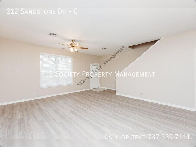 Foto del edificio - 212 Sandstone Dr