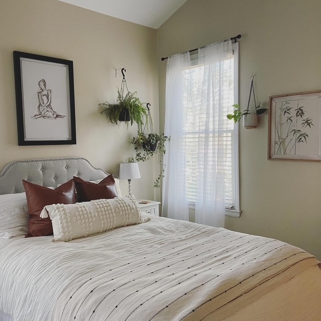 Building Photo - 230 S Cedar St