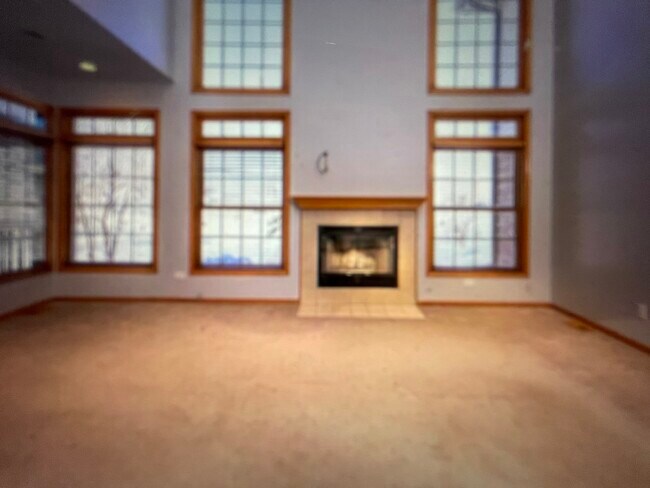 Foto del edificio - 8722 Crystal Creek Dr