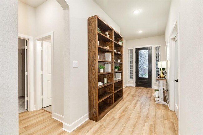 Foto del edificio - 9806 Starry Night Ln