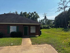 Building Photo - 501 Vicki Ln
