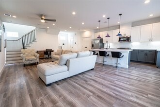 Building Photo - 2056 Johanna Dr