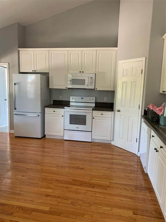 Building Photo - 305 Lakedale Dr