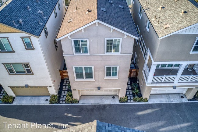 Building Photo - 4 br, 3.5 bath House - 38020 Luma Terrace