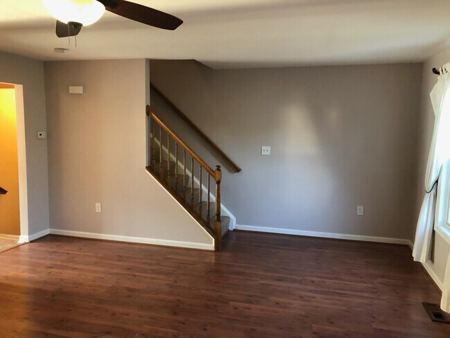 Foto del edificio - Convenient Townhome in Warrenton!