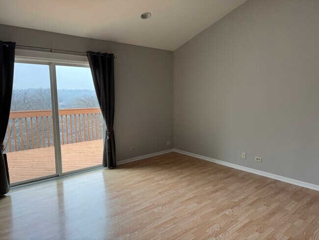 Foto del edificio - 924 Windstone Ct