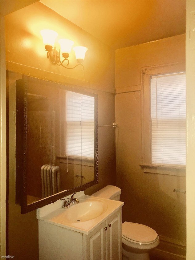 Building Photo - 2 br, 1 bath Apartment - 7009 S Union Ave