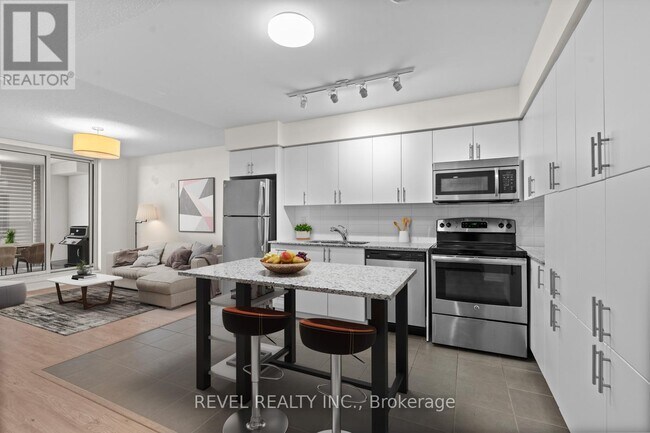 Photo du bâtiment - 830-830 Lawrence Ave W