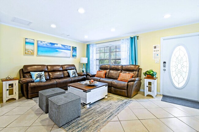 Foto del edificio - 3270 Grove Rd