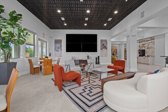 Building Photo - Mansions of Denton